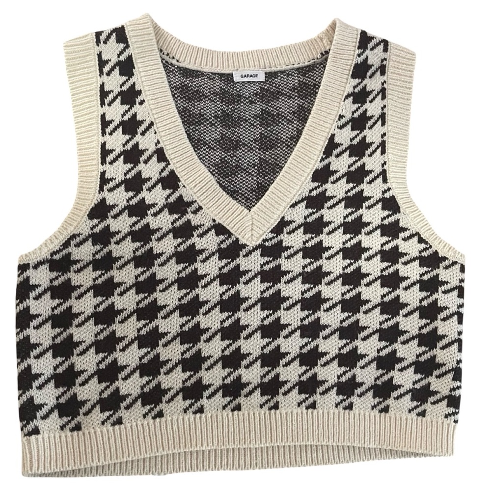 Garage Houndstooth V-Neck Sweater Vest in Cream and Brown